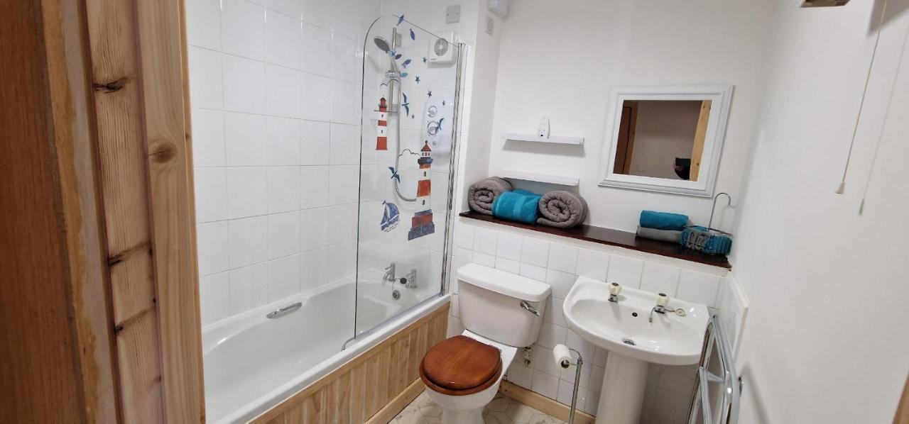 Colin Young Place Нерн Екстер'єр фото